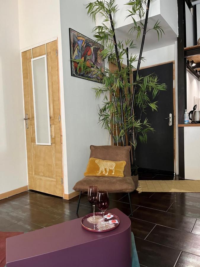 Appartement Atypique Cosy Entre Terre & Mer Marseille Exterior photo