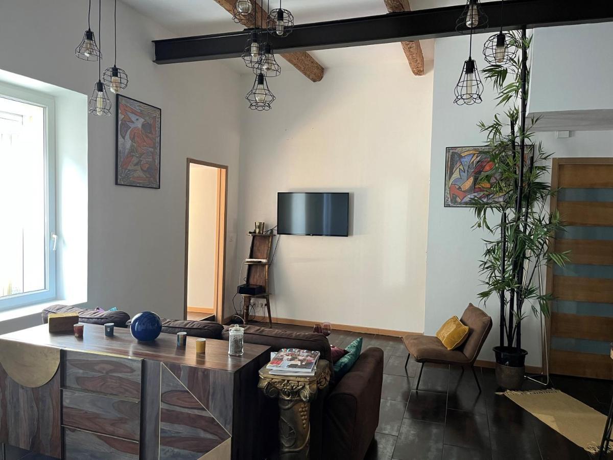 Appartement Atypique Cosy Entre Terre & Mer Marseille Exterior photo