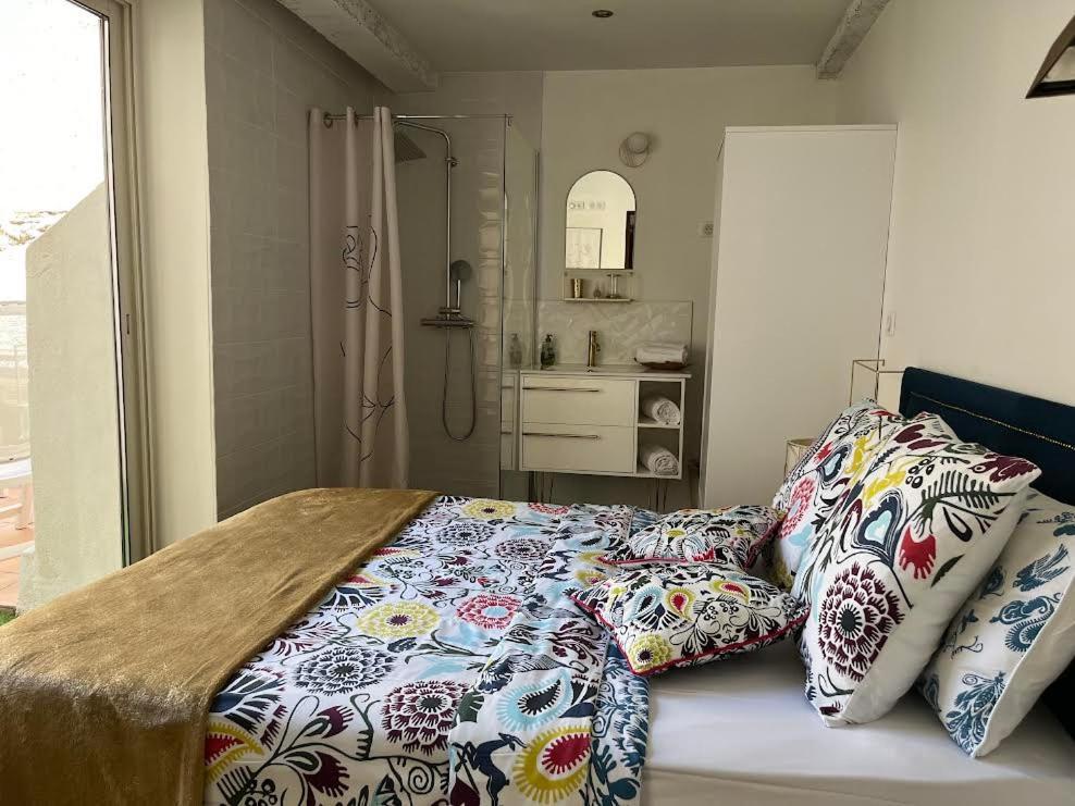 Appartement Atypique Cosy Entre Terre & Mer Marseille Exterior photo